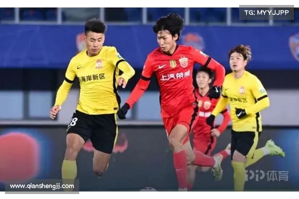 李新翔一战成名引发海港阵中最大受害者曝光 曾与武磊并肩为中心的昔日新星 李新翔一战成名引发海港阵中最大受害者曝光 曾与武磊并肩为中心的昔日新星